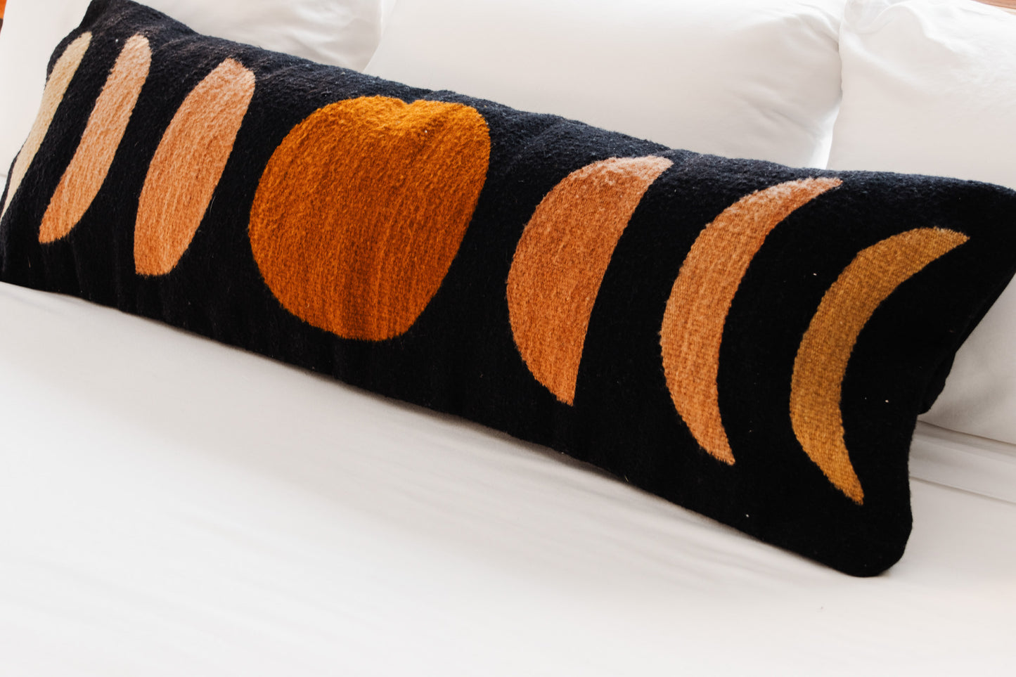 FASES DE LA LUNA LUMBAR PILLOW